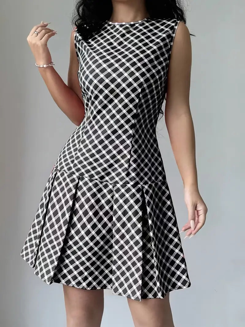 Ora – Stylish Pleated Sleeveless Dress