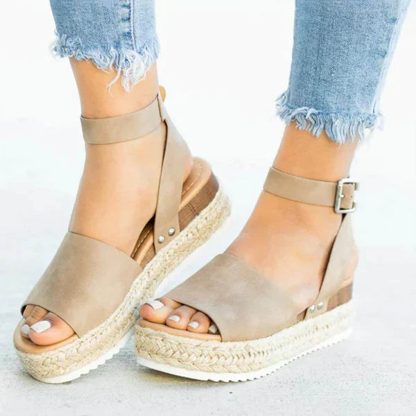 Lirith – Stylish Sandals with Woven Sole