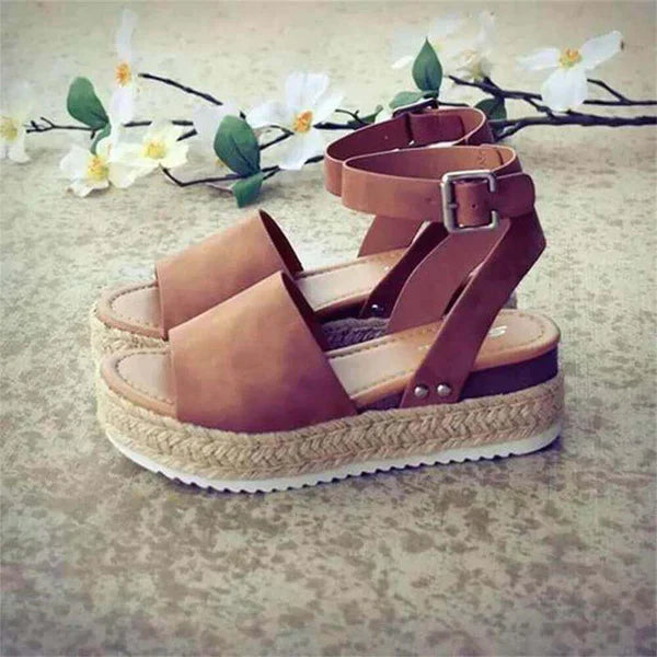 Lirith – Stylish Sandals with Woven Sole
