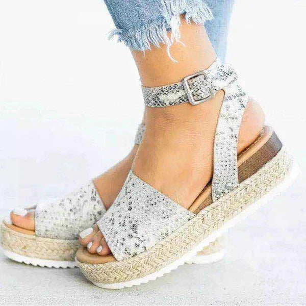 Lirith – Stylish Sandals with Woven Sole