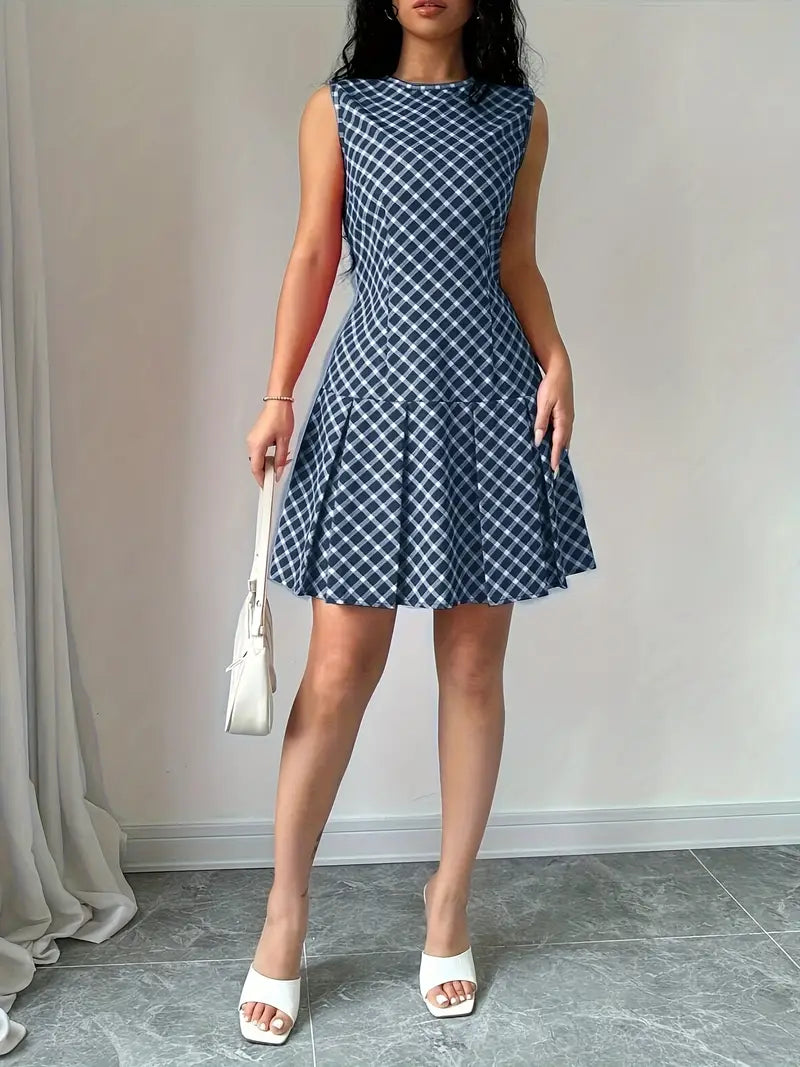 Ora – Stylish Pleated Sleeveless Dress