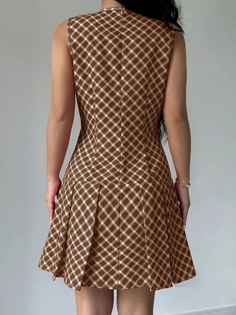 Ora – Stylish Pleated Sleeveless Dress