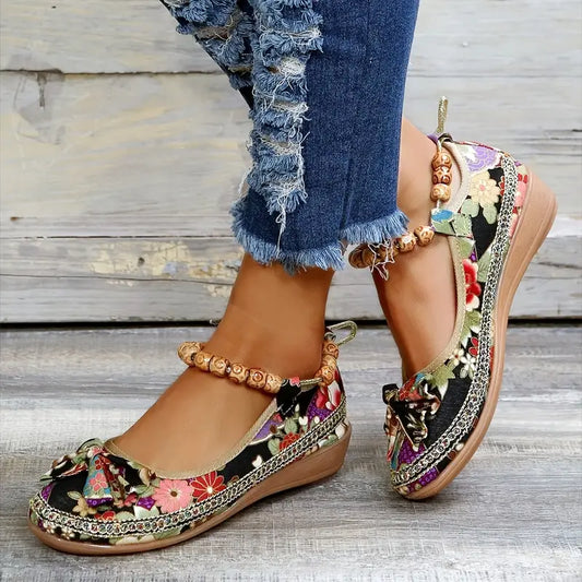 Isoldean – Vintage-style Wedge Shoes with Embroidery