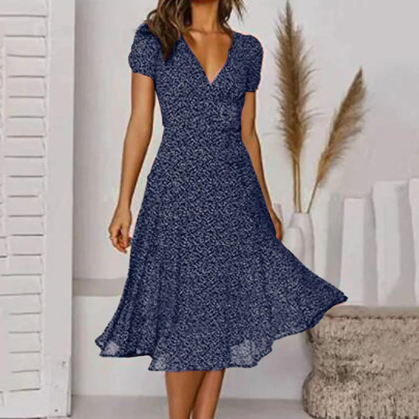 Melisaria – Elegant Dress with Floral Pattern