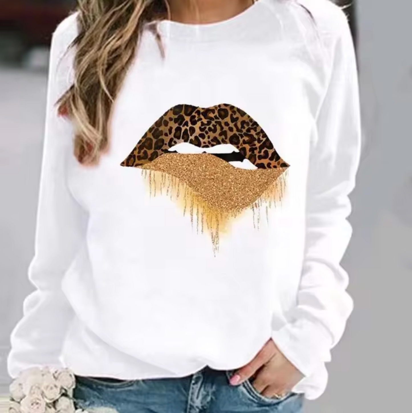 Halia – Cotton Sweater with Lip Print
