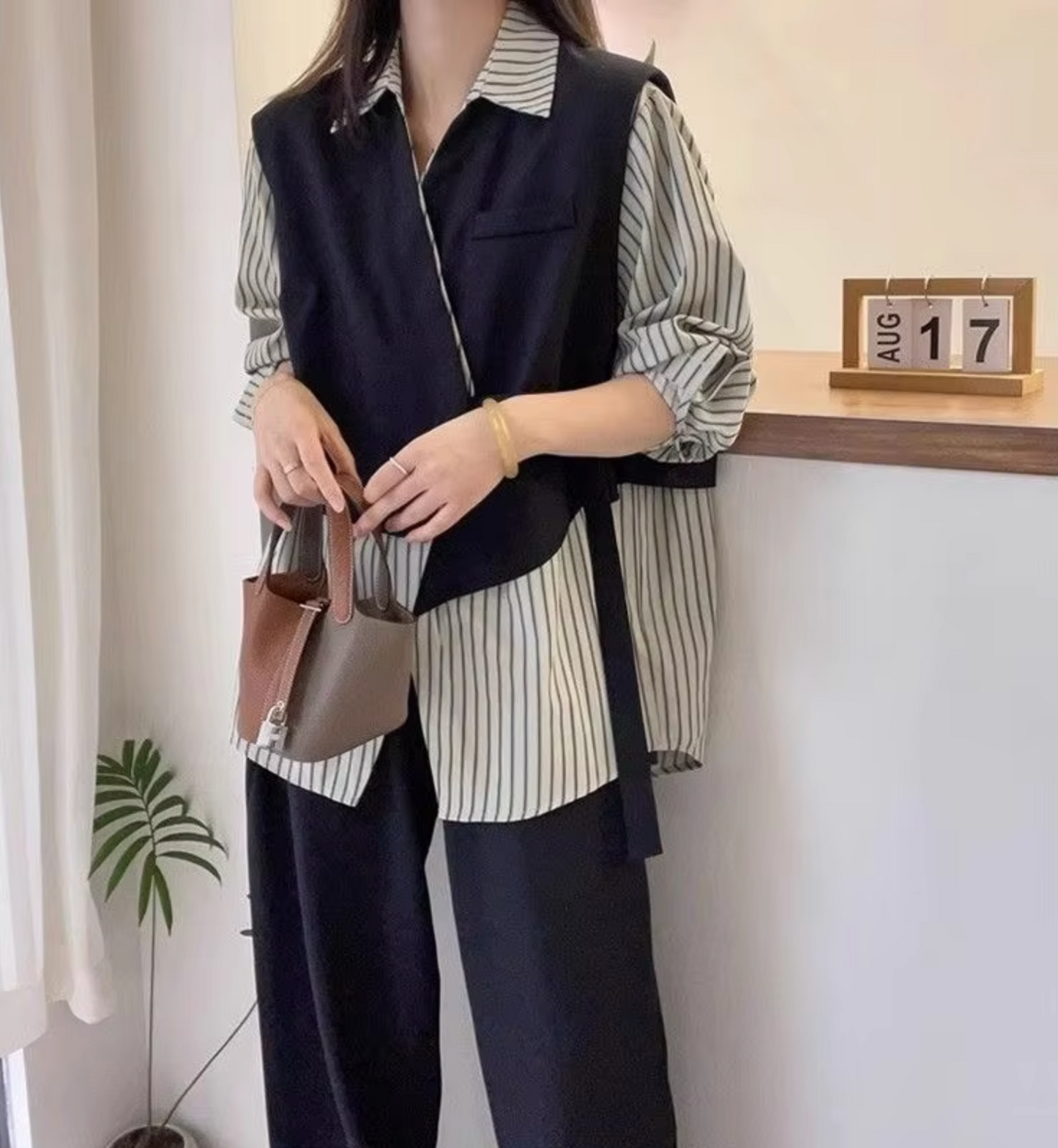 Esha – Stylish Two-piece-Look Blouse