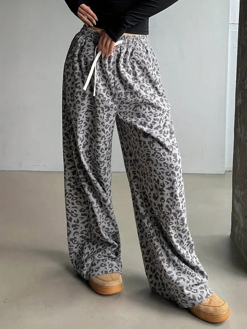 Erisen – Stylish Oversized Leopard Print Trousers