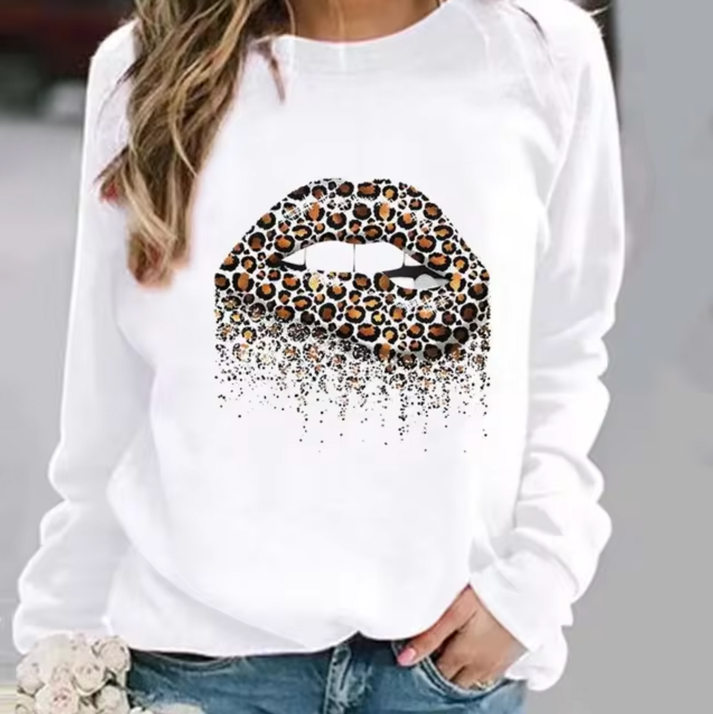 Halia – Cotton Sweater with Lip Print