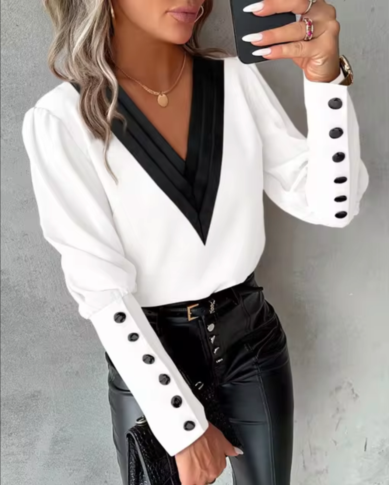 Queencie – Elegant V-neck Blouse