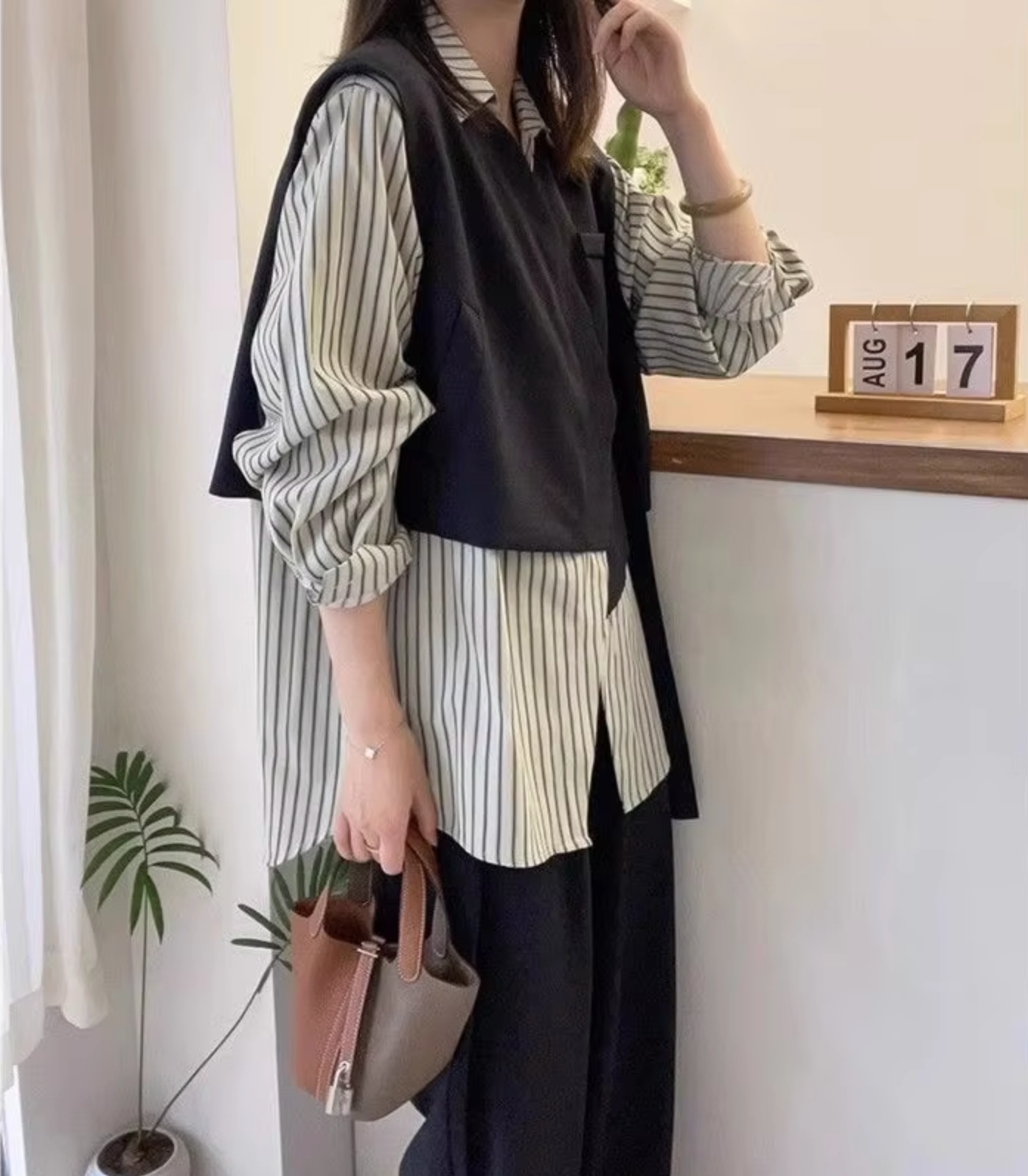 Esha – Stylish Two-piece-Look Blouse