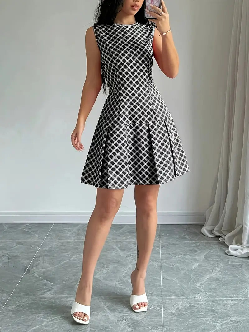 Ora – Stylish Pleated Sleeveless Dress