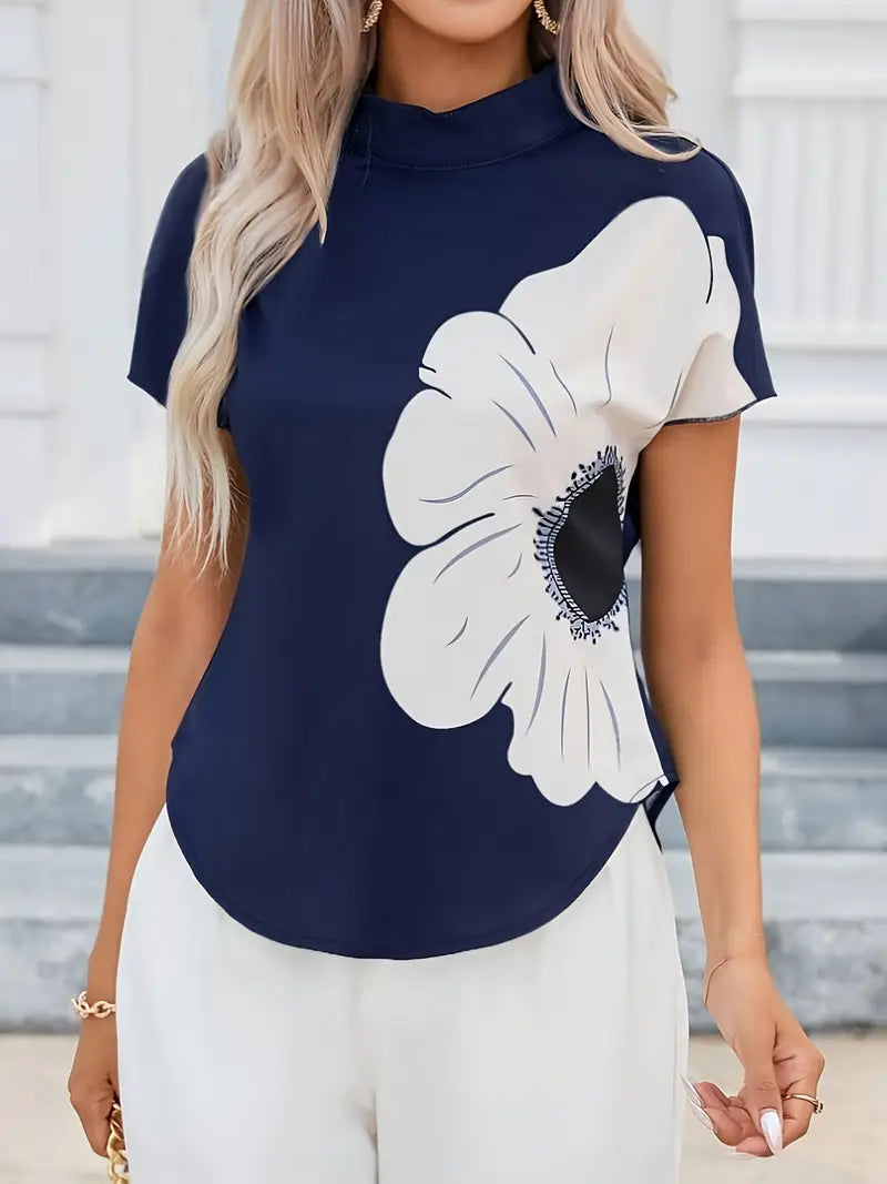 Eryndis – Blouse with Elegant Floral Pattern
