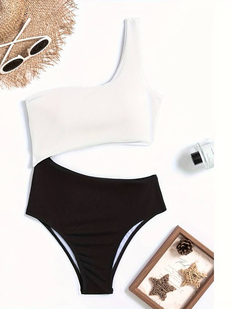 Luvia – Stylish and Sexy One-shoulder Bikini Set