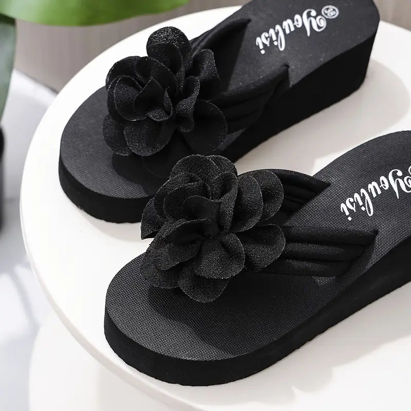 Lorideth – Charming Sandals with Floral Pattern