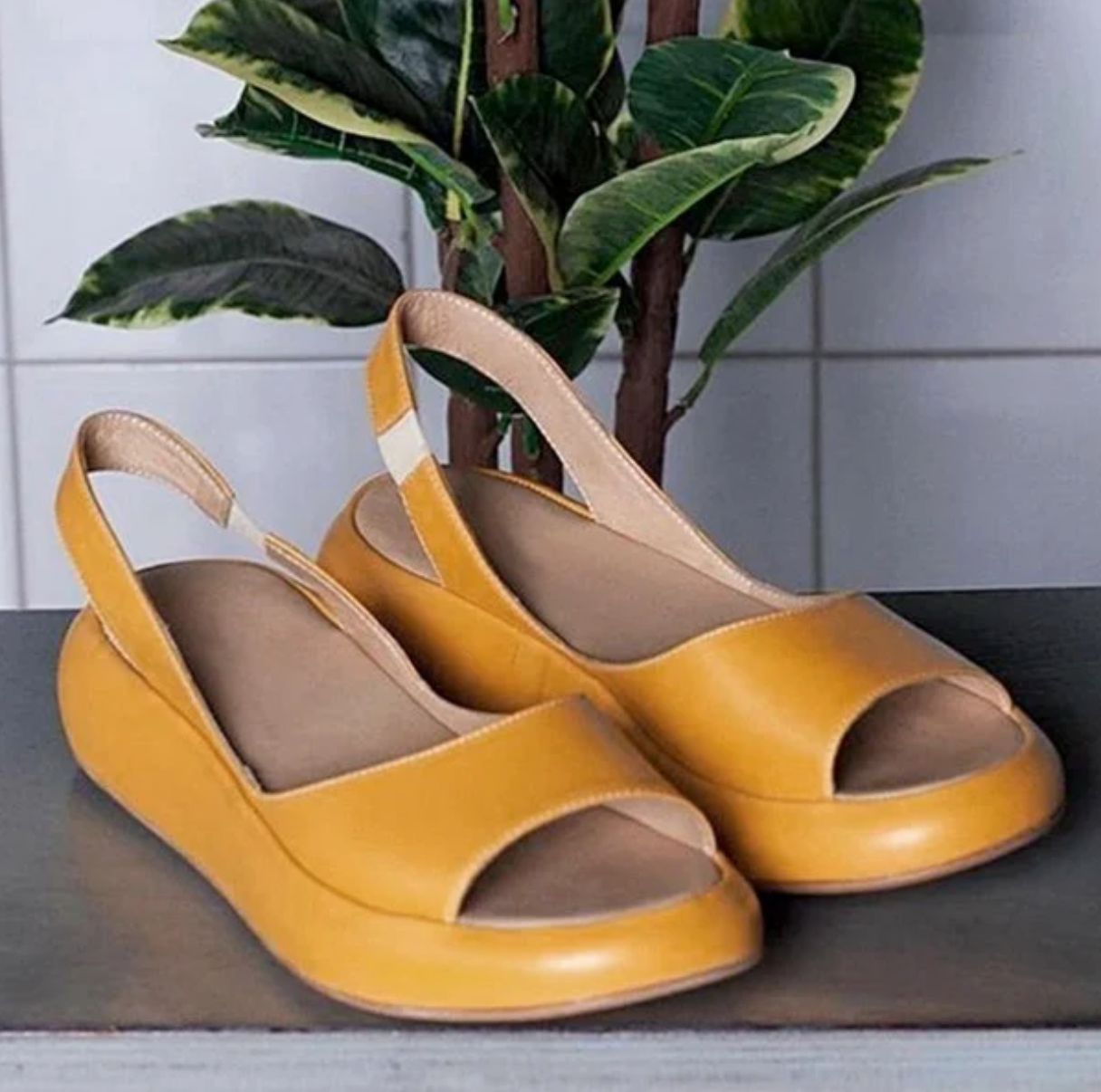 Velmoura – Minimalist Open-toe Sandals