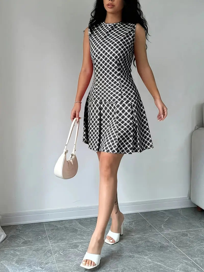 Ora – Stylish Pleated Sleeveless Dress
