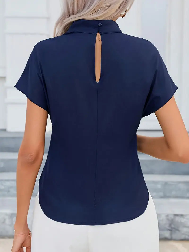Eryndis – Blouse with Elegant Floral Pattern