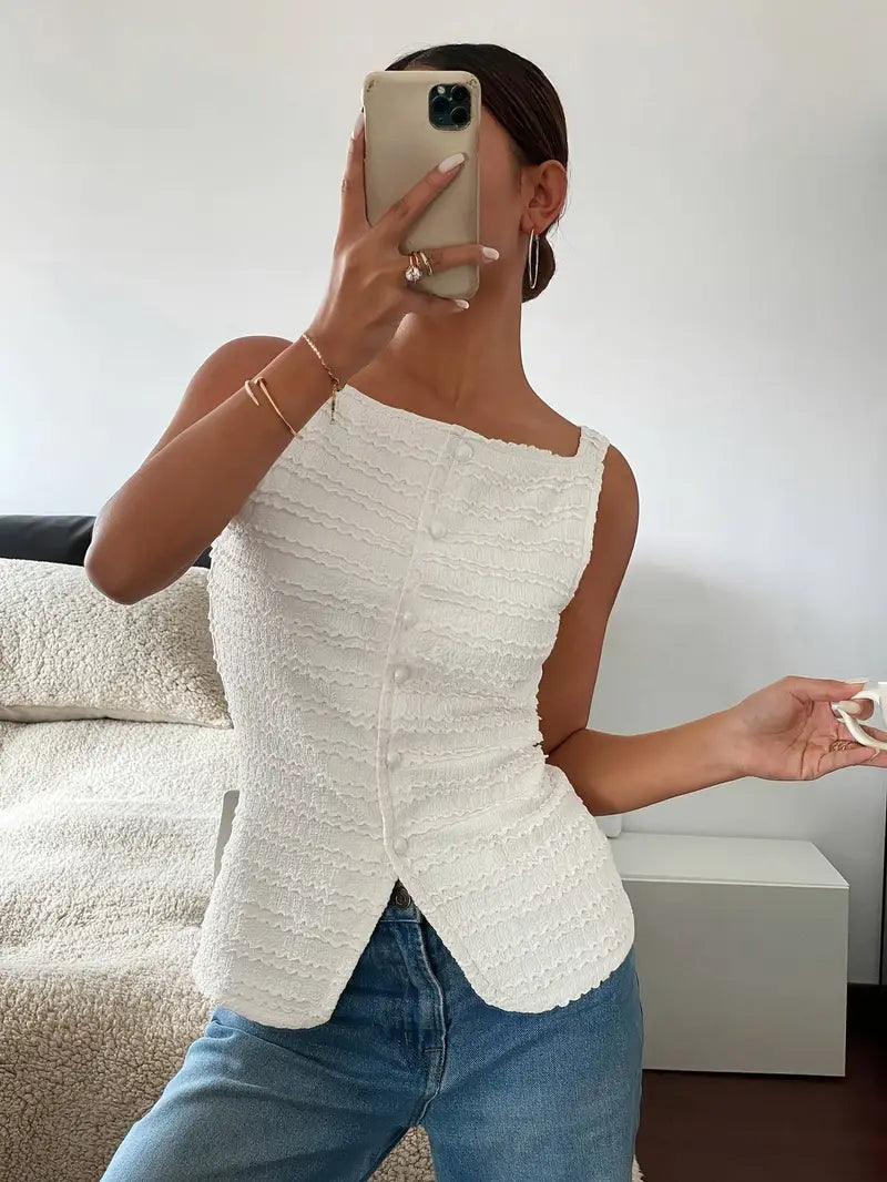 Hexaria – Elegant, Structured, Sleeveless Blouse