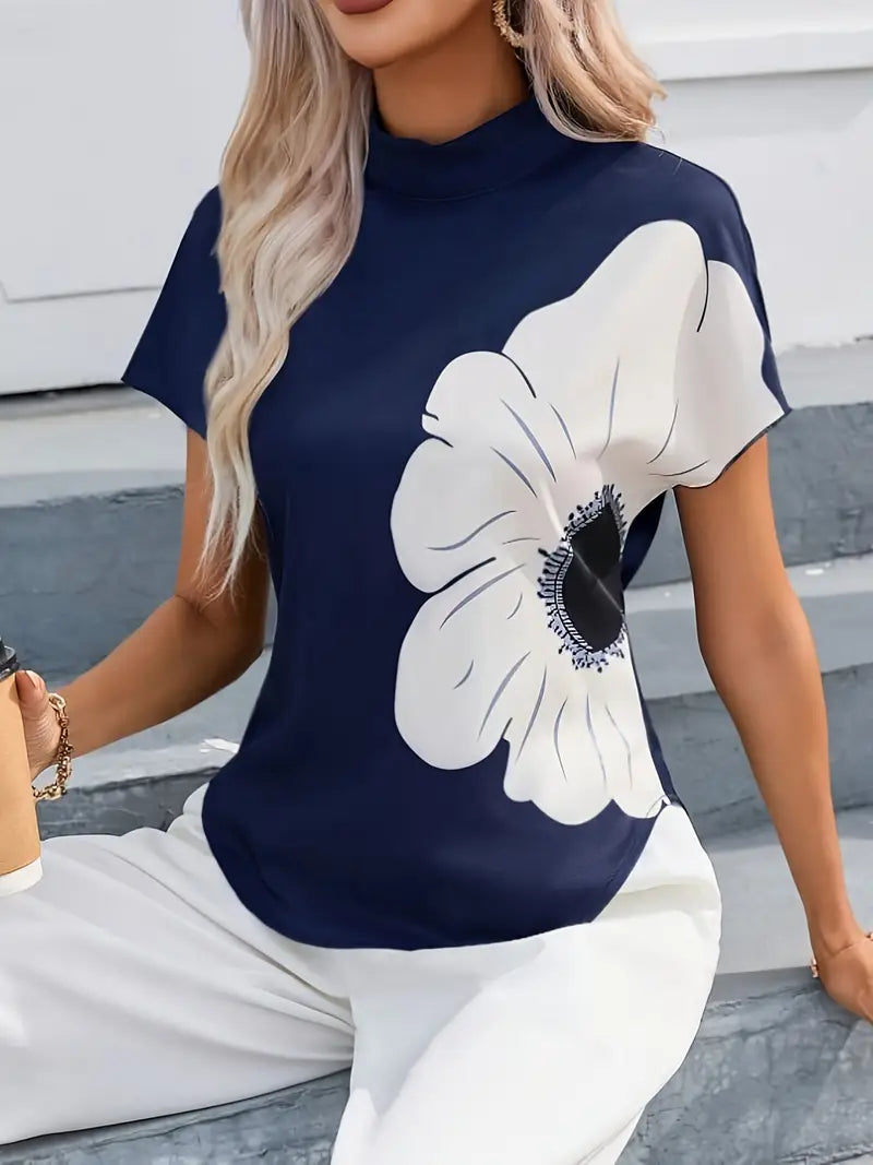 Eryndis – Blouse with Elegant Floral Pattern