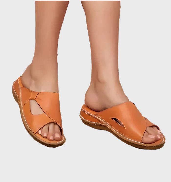 Liliana – Durable slip-on leather sandals