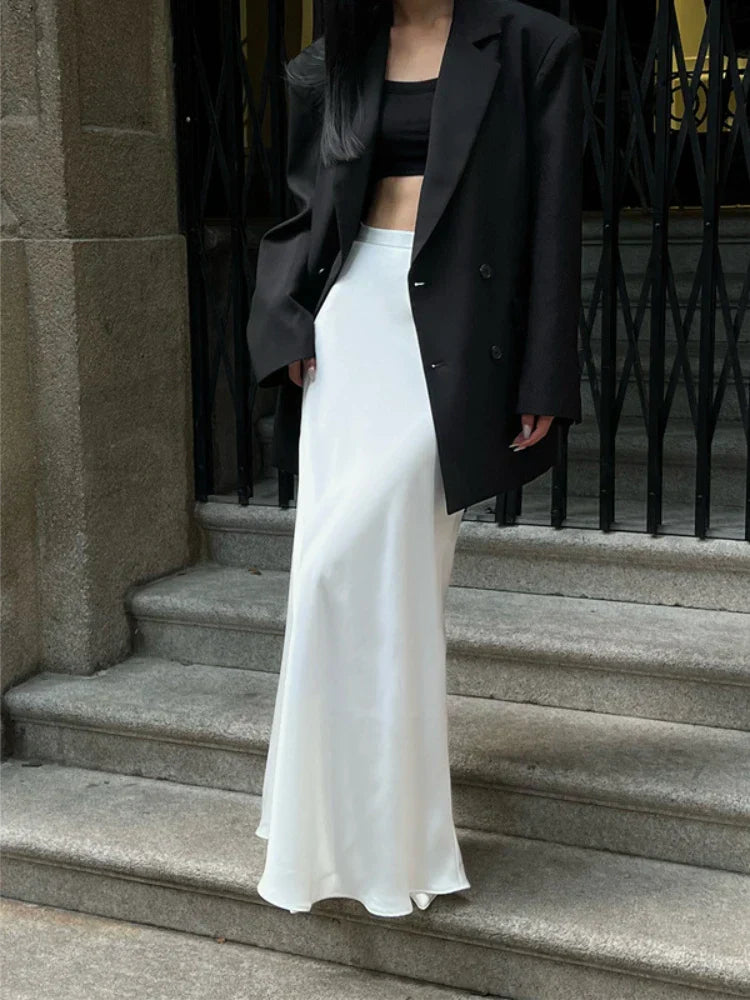 Thessia – Elegant Flared Satin Skirt