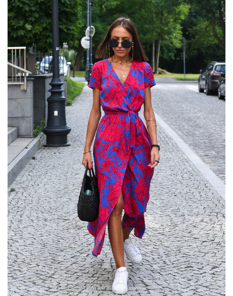 Amoura – Elegant High Slit V-neck Dress