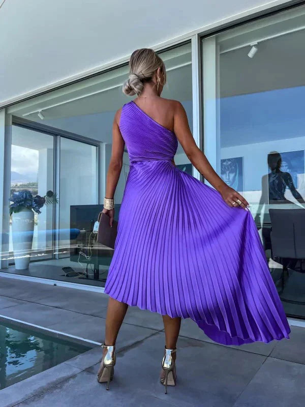 Iscariel – Elegant One-Shoulder Pleated Dress