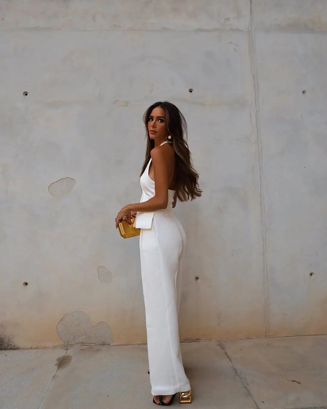 Oneka – Elegant Halterneck Vest and Trousers Set