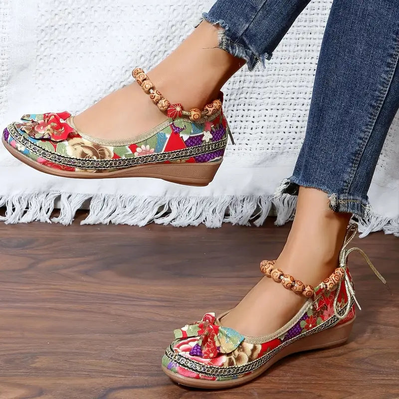Isoldean – Vintage-style Wedge Shoes with Embroidery