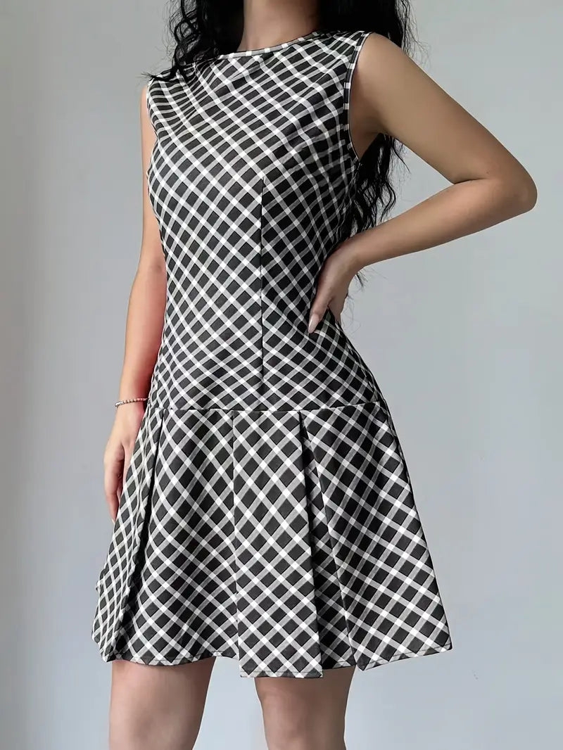 Ora – Stylish Pleated Sleeveless Dress