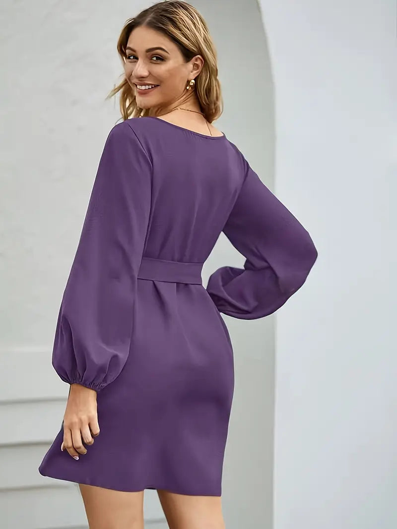Thalindra – Elegant Long-sleeved Dress