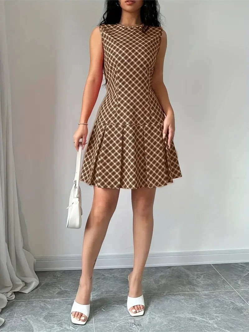 Ora – Stylish Pleated Sleeveless Dress