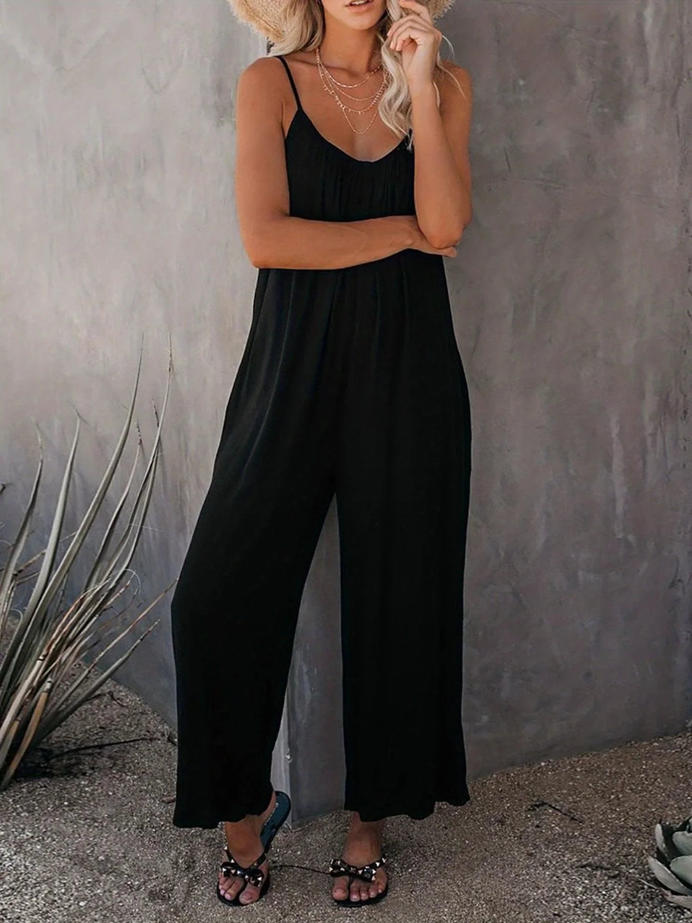 Demi – Versatile Sleeveless Jumpsuit