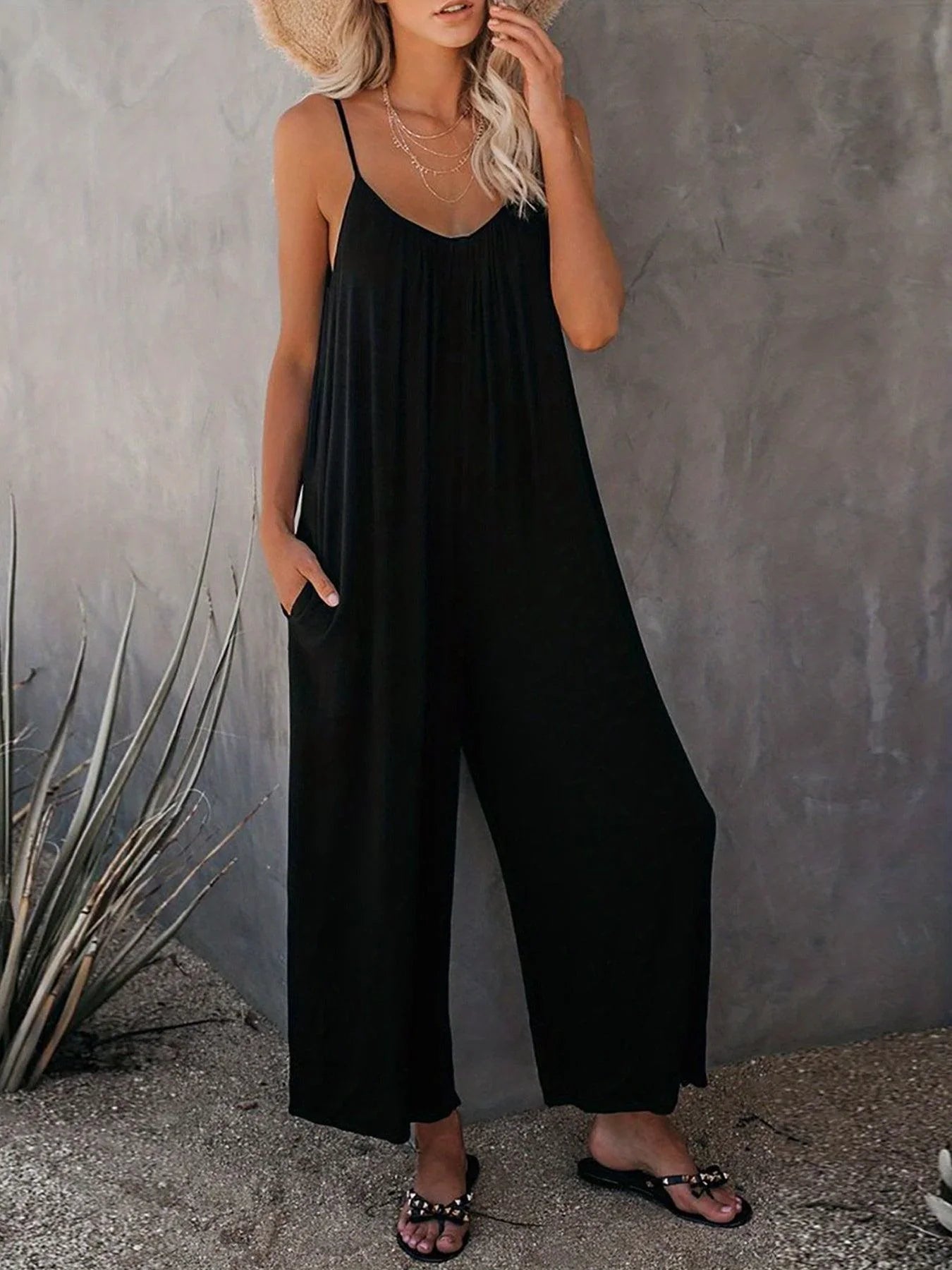 Demi – Versatile Sleeveless Jumpsuit