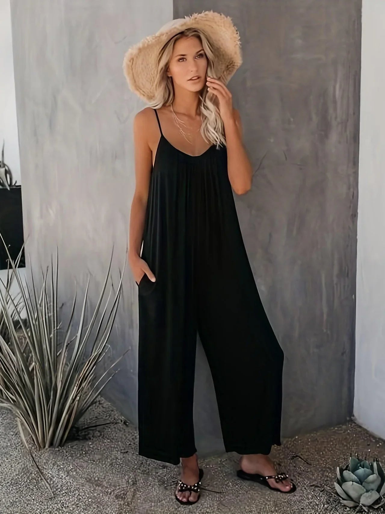Demi – Versatile Sleeveless Jumpsuit