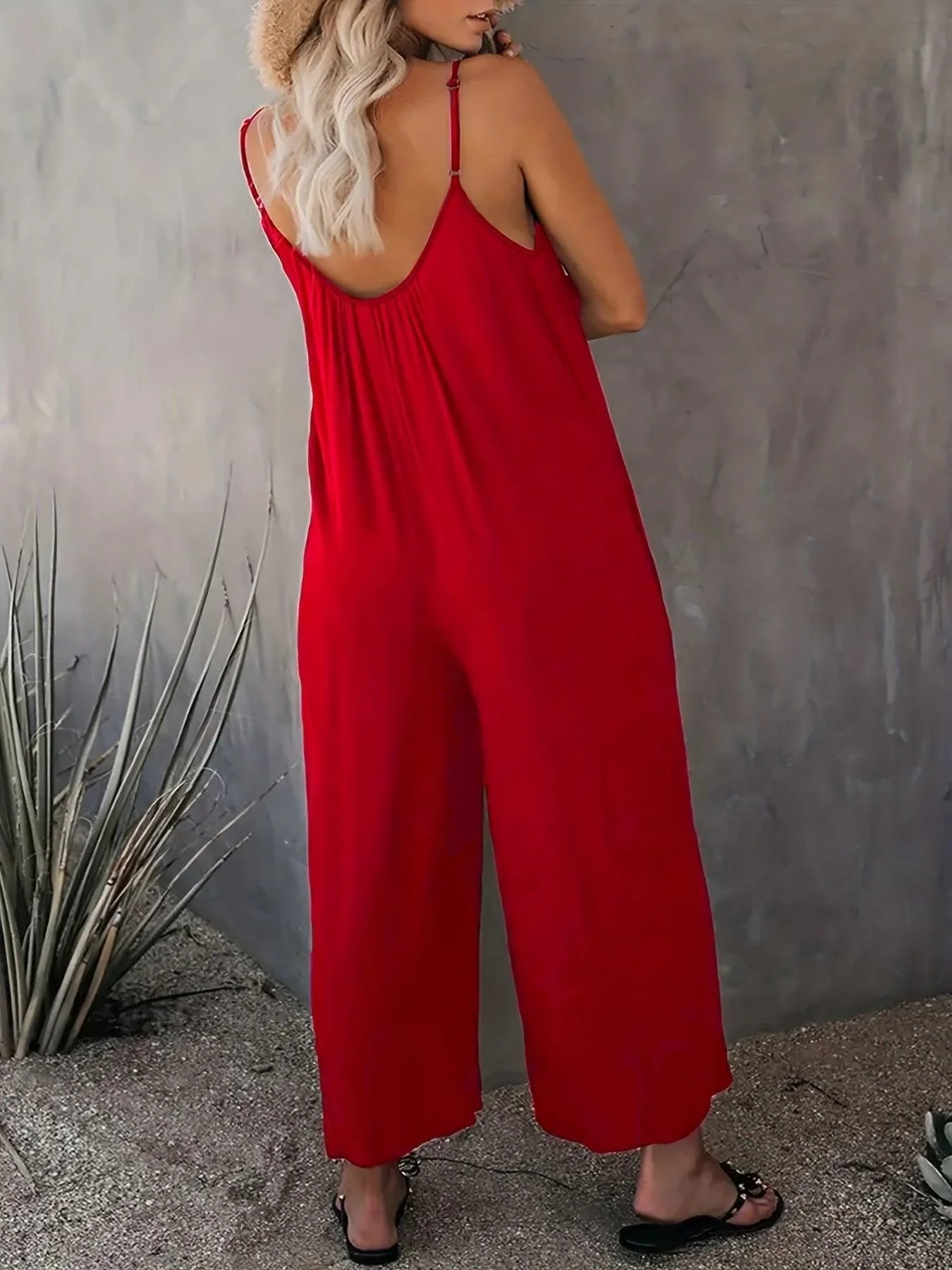 Demi – Versatile Sleeveless Jumpsuit