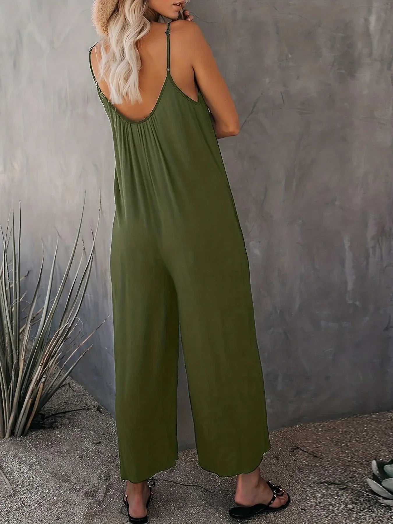 Demi – Versatile Sleeveless Jumpsuit