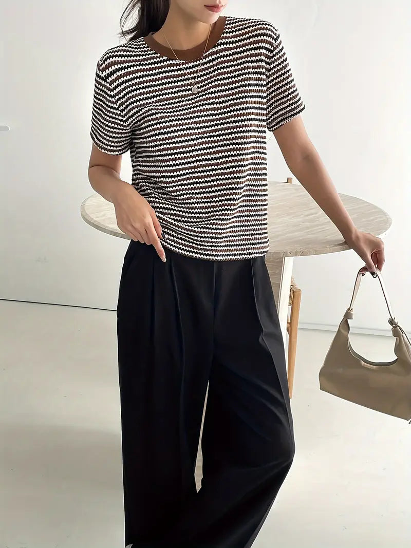 Elisova – Trendy Striped Striped Top