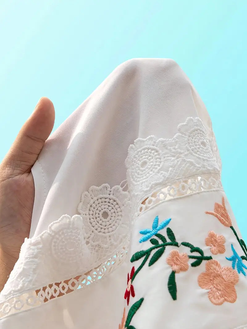 Eupheria – Elegant Lace Trim Sleeveless Blouse