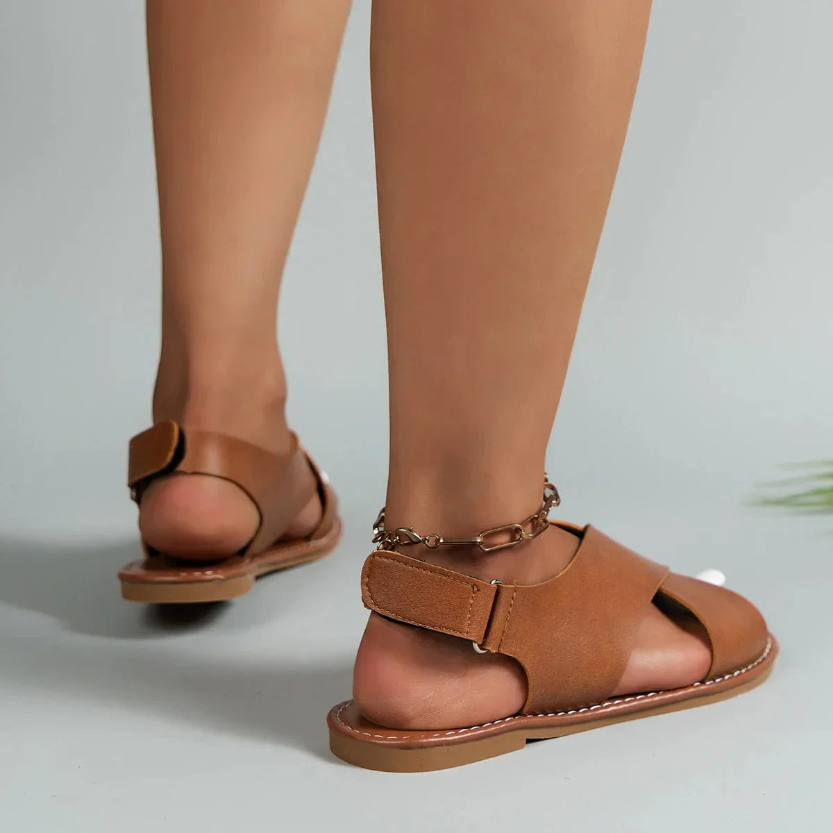 Thealyn – Minimalist Flat Leather Sandals