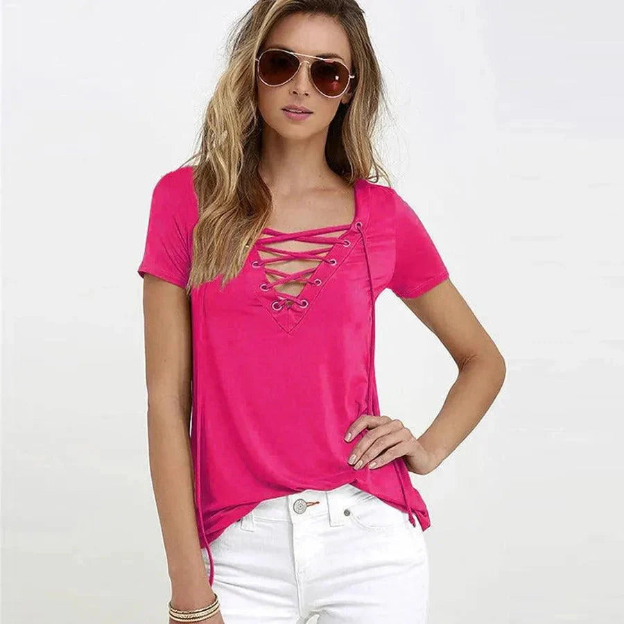 Jozette – Cotton top with V-neck and lace