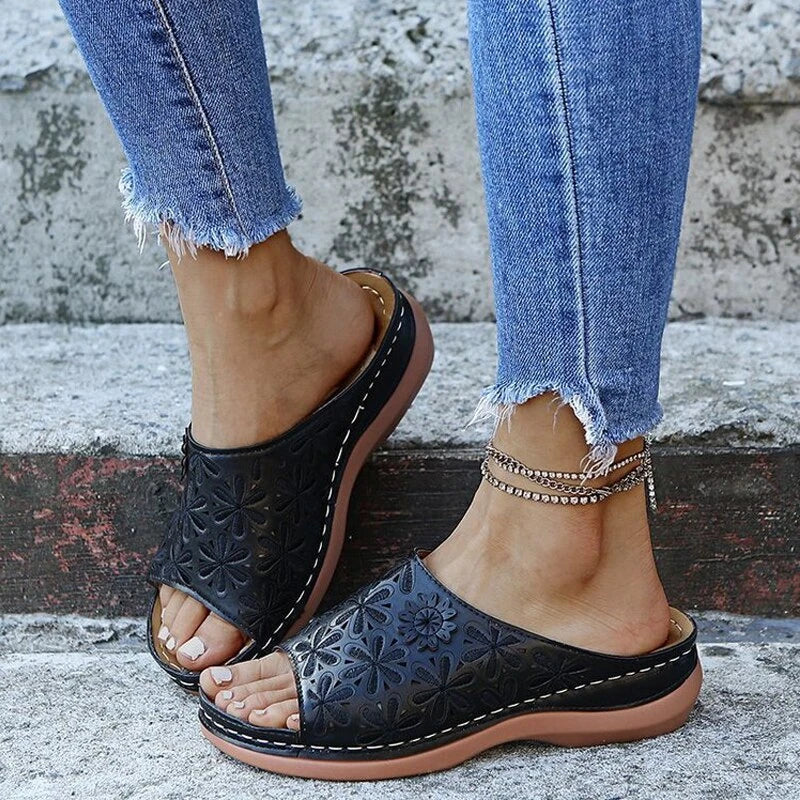 VALERIA - Orthopaedic sandals with embroidery