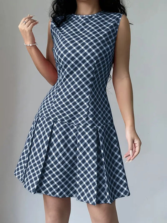 Ora – Stylish Pleated Sleeveless Dress