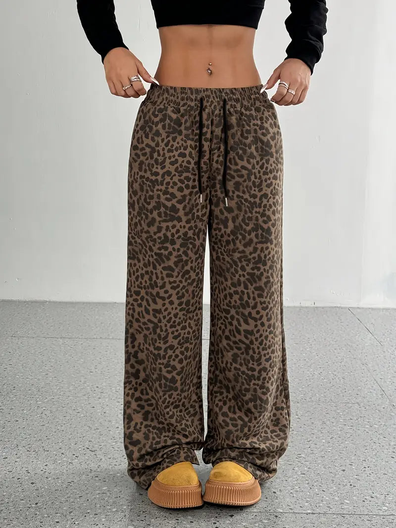Eryndra – Elegant Wide-leg Trousers with Leopard Print