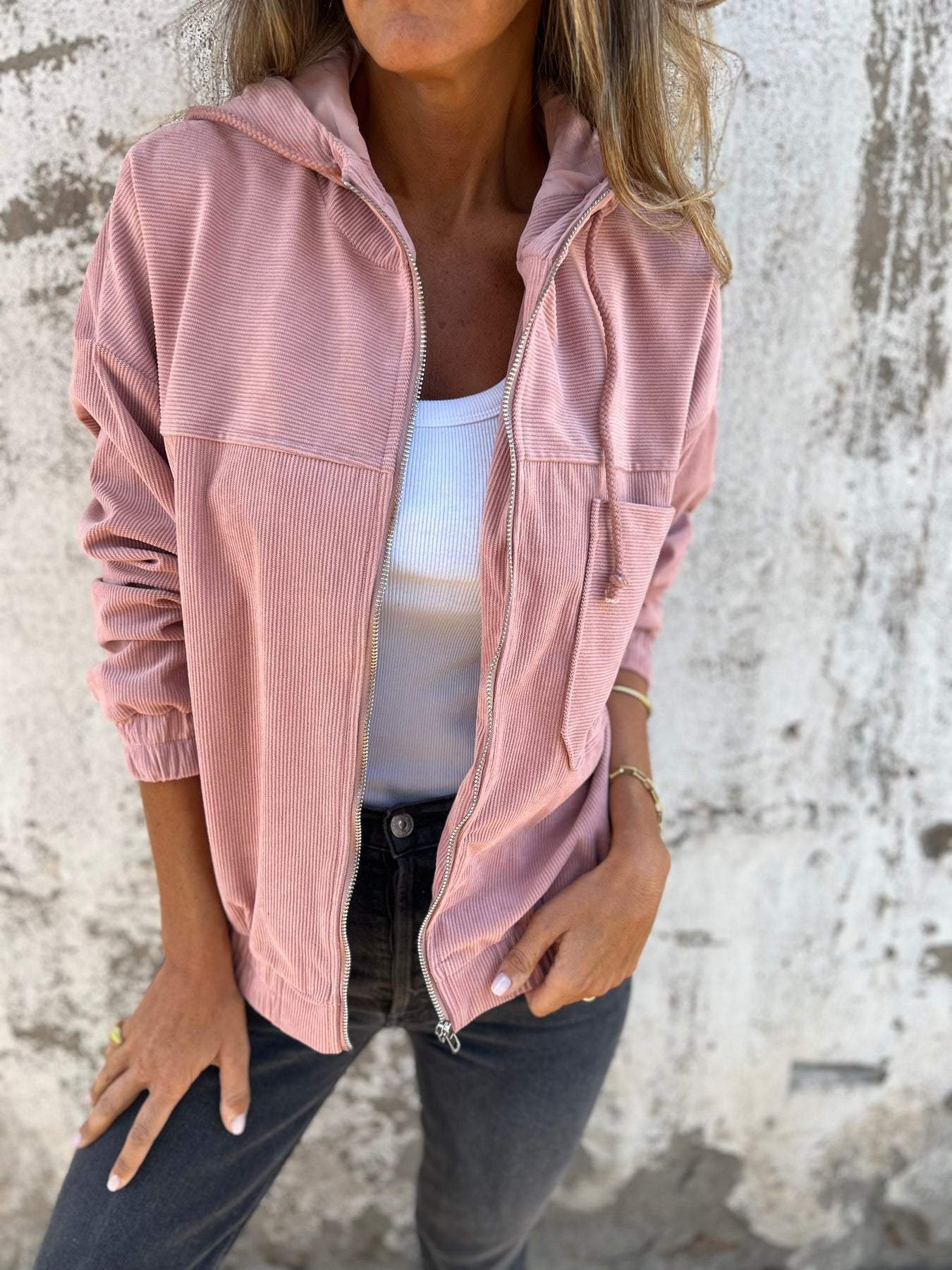 Tova – Stylish Corduroy Zippered Jacket