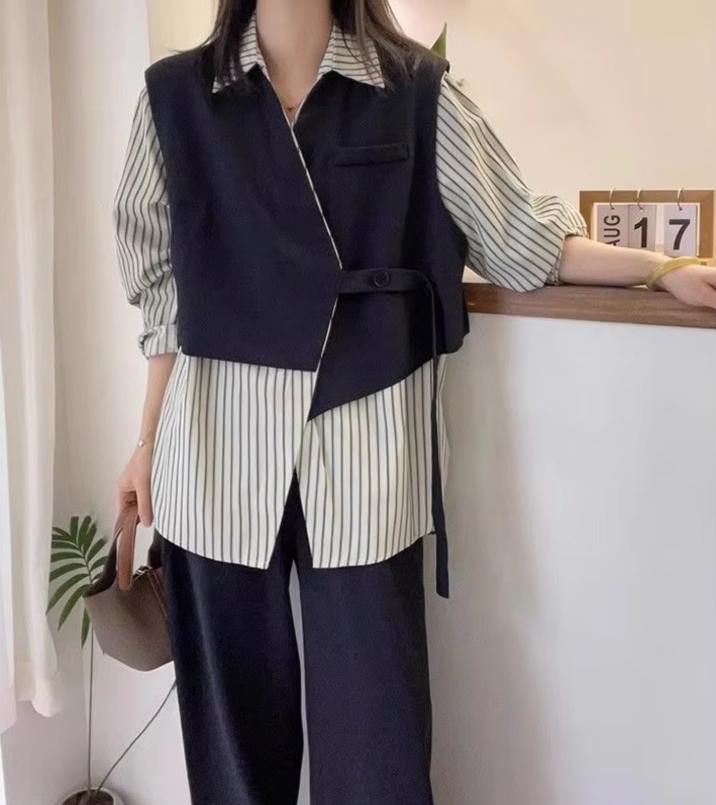 Esha – Stylish Two-piece-Look Blouse
