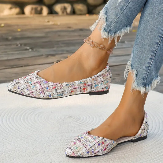 Vexa – Elegant Flat Shoes with Pointed Toes