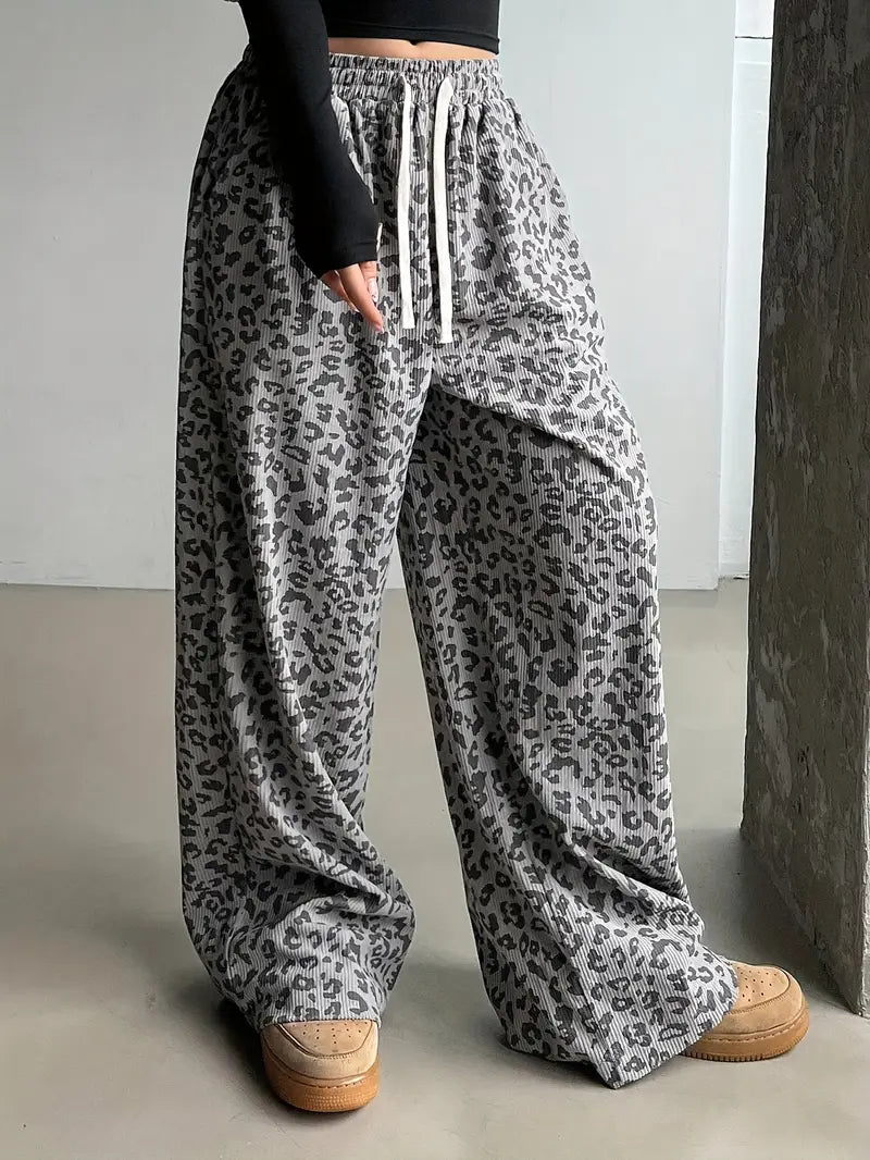 Erisen – Stylish Oversized Leopard Print Trousers