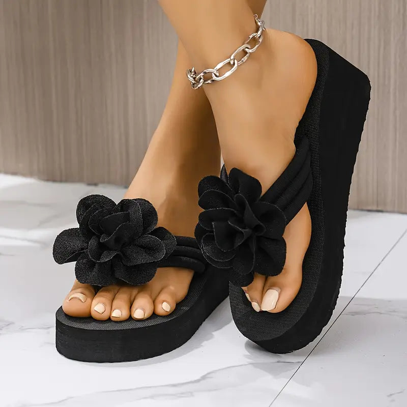 Lorideth – Charming Sandals with Floral Pattern