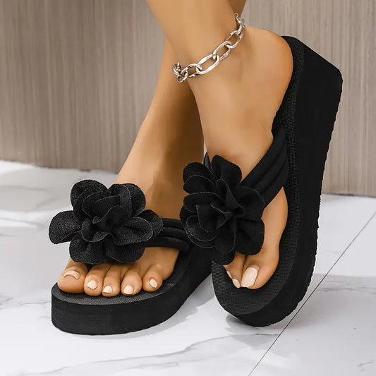 Lorideth – Charming Sandals with Floral Pattern